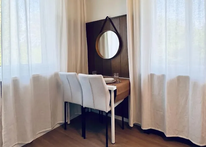 Spacious With Garden Near Danube For 16 Guests For Long Βιέννη