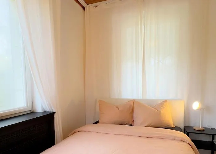 Διαμέρισμα Spacious With Garden Near Danube For 16 Guests For Long Βιέννη