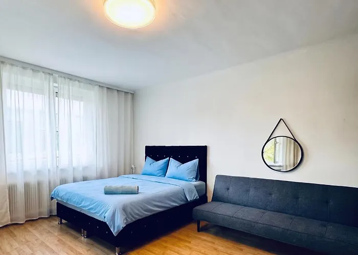 Spacious With Garden Near Danube For 16 Guests For Long * Vienne