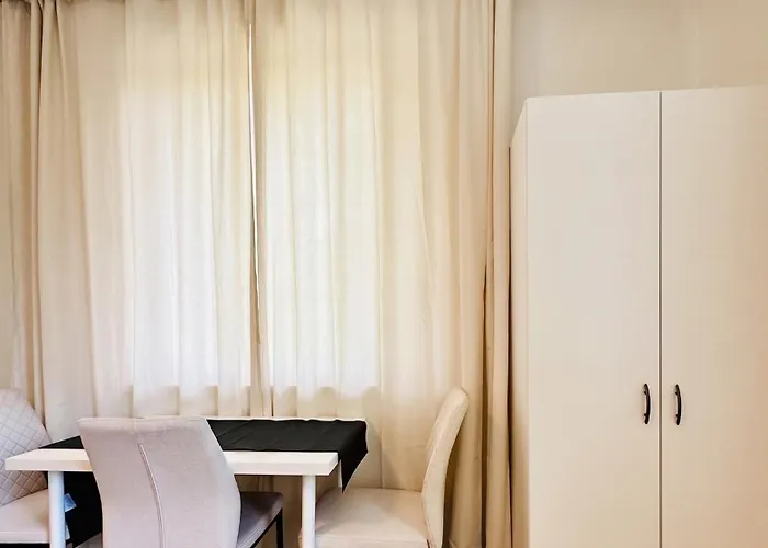 Spacious With Garden Near Danube For 16 Guests For Long Βιέννη