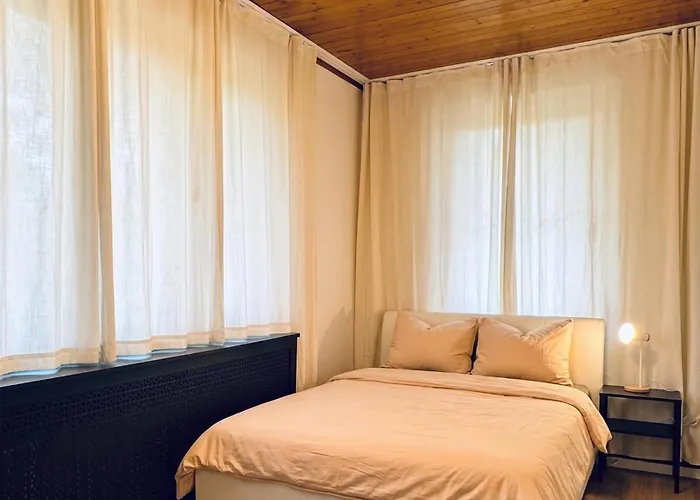 Spacious With Garden Near Danube For 16 Guests For Long