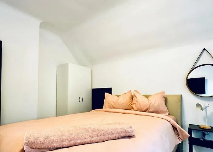 Spacious With Garden Near Danube For 16 Guests For Long