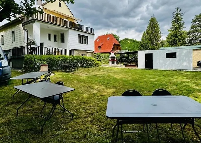 Spacious With Garden Near Danube For 16 Guests For Long Διαμέρισμα Βιέννη